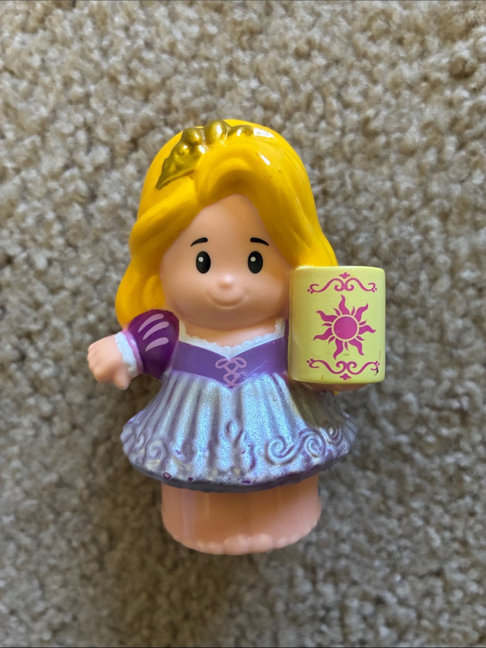 2015 Fisher-Price Little People Disney Tangled Princess Rapunzel Holding Lantern